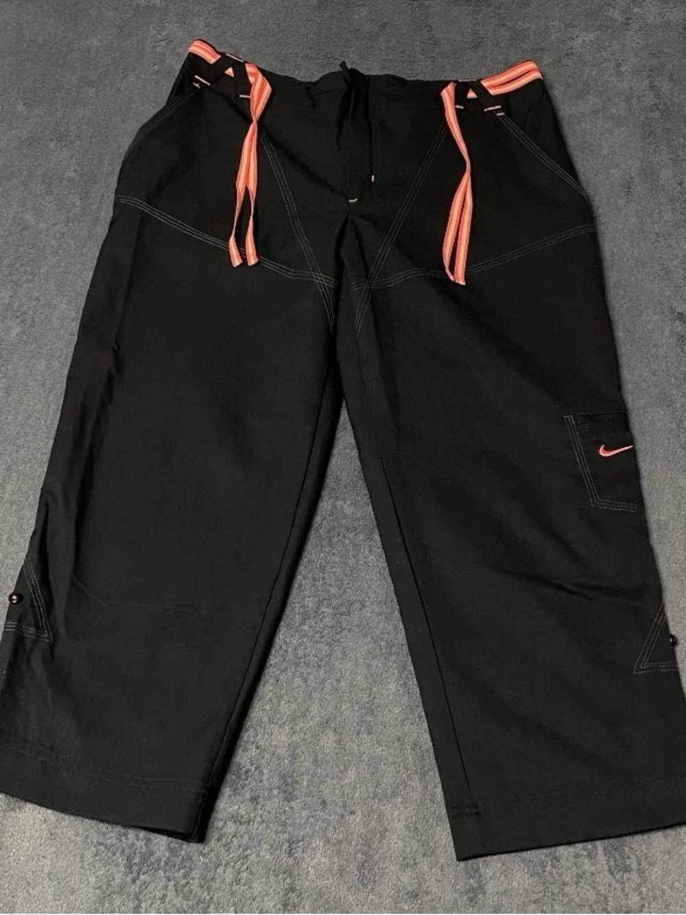 Nike Training Golf Capri Pants Womens M Tie Waist Roll Tab Legs Black Pink